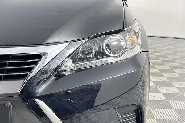 2017 Lexus CT CT200h Luxury ZWA10R