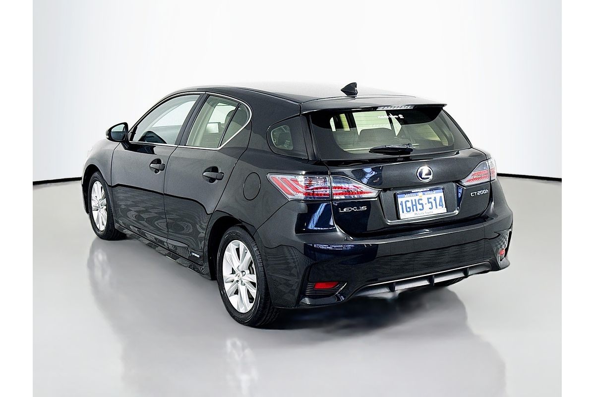 2017 Lexus CT CT200h Luxury ZWA10R