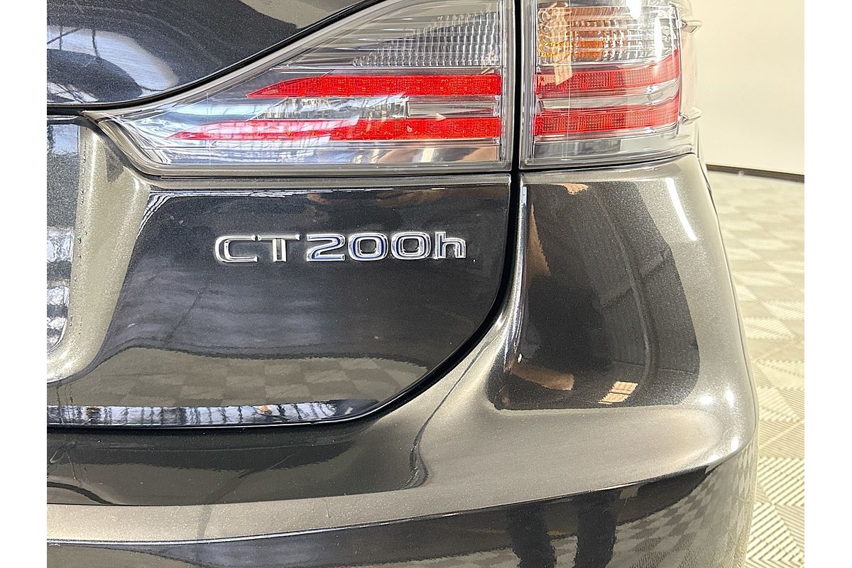 2017 Lexus CT CT200h Luxury ZWA10R