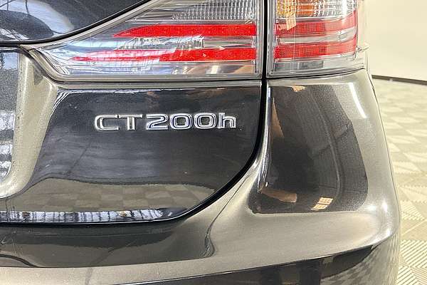 2017 Lexus CT CT200h Luxury ZWA10R