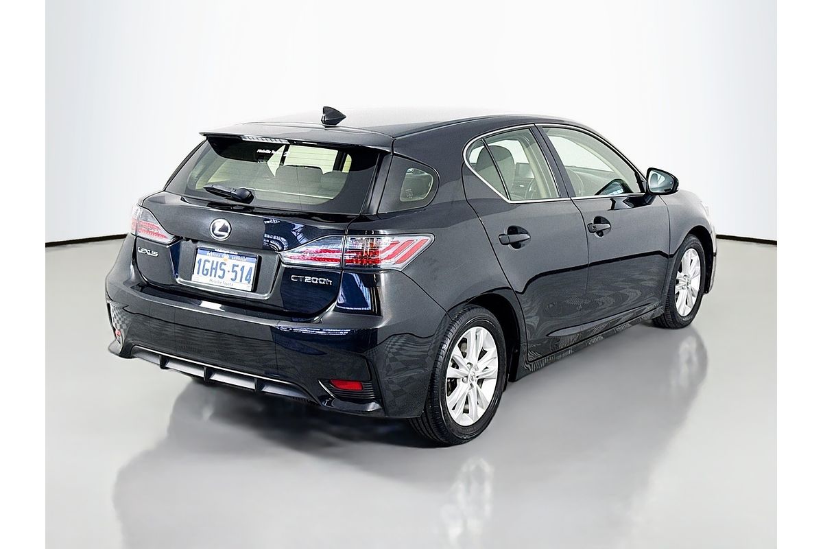 2017 Lexus CT CT200h Luxury ZWA10R