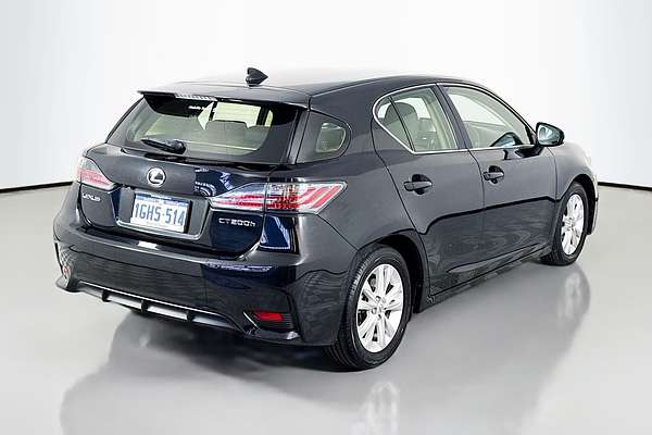 2017 Lexus CT CT200h Luxury ZWA10R