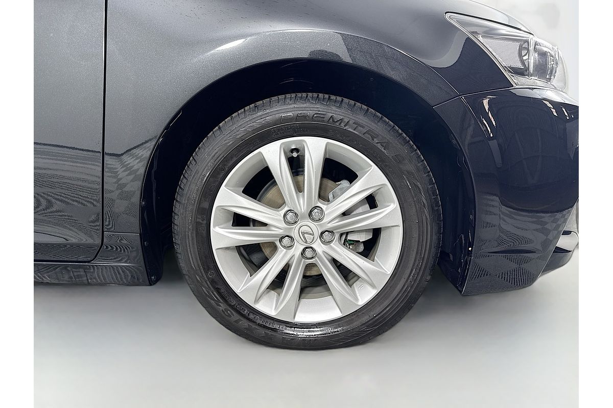 2017 Lexus CT CT200h Luxury ZWA10R