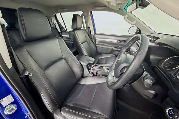 2023 Toyota Hilux SR5 GUN126R 4X4