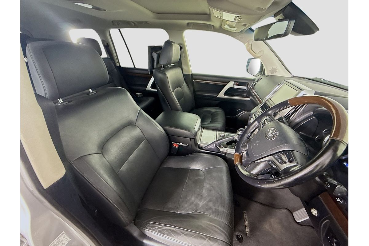 2019 Toyota Landcruiser Sahara VDJ200R