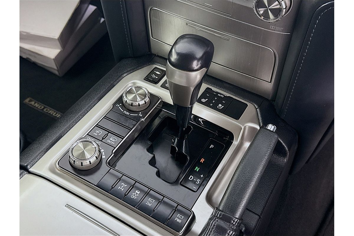 2019 Toyota Landcruiser Sahara VDJ200R