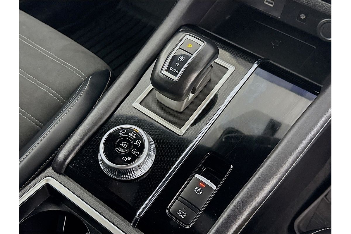 2023 Mitsubishi Outlander LS Black Edition ZM