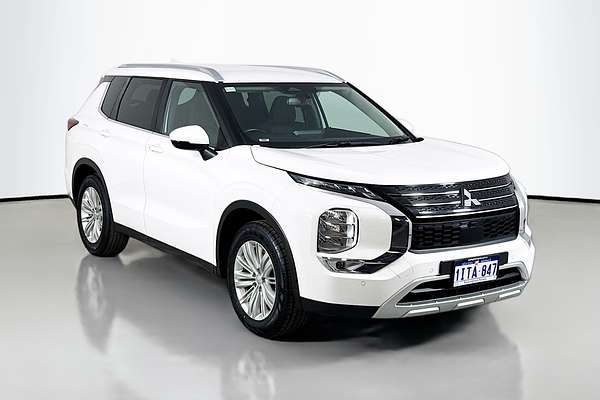 2024 Mitsubishi Outlander LS ZM