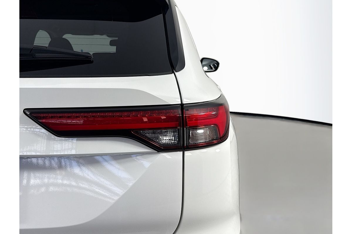 2024 Mitsubishi Outlander LS ZM