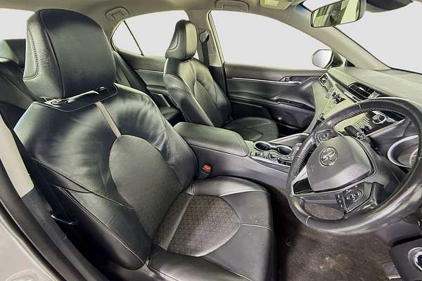 2019 Toyota Camry SX GSV70R