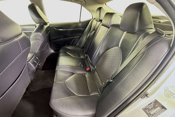 2019 Toyota Camry SX GSV70R