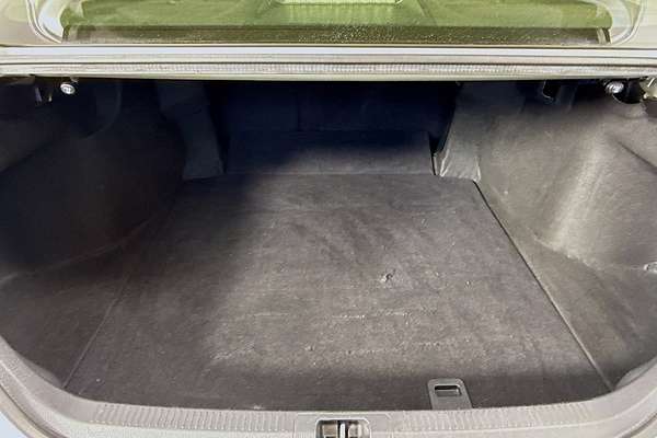 2019 Toyota Camry SX GSV70R