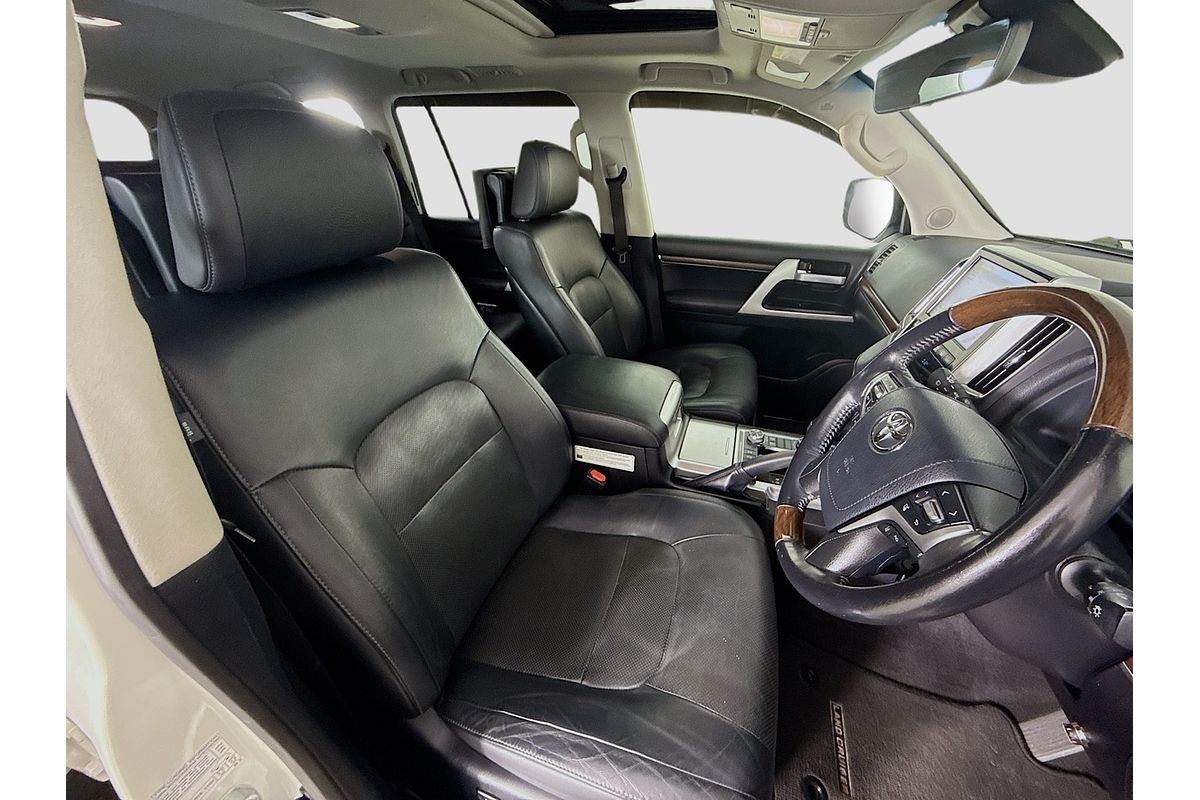 2021 Toyota Landcruiser Sahara VDJ200R