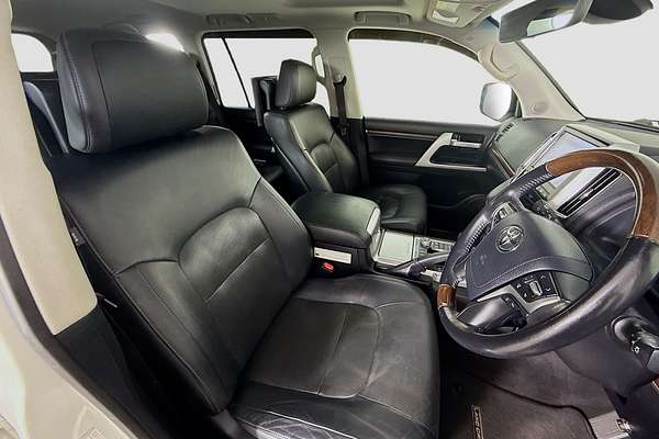 2021 Toyota Landcruiser Sahara VDJ200R