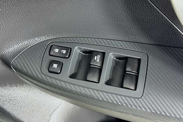 2024 Mitsubishi Eclipse Cross ES YB