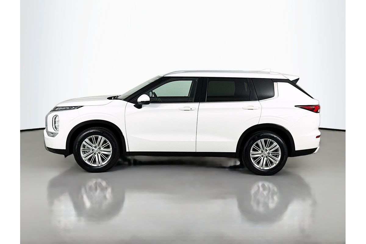 2024 Mitsubishi Outlander LS ZM