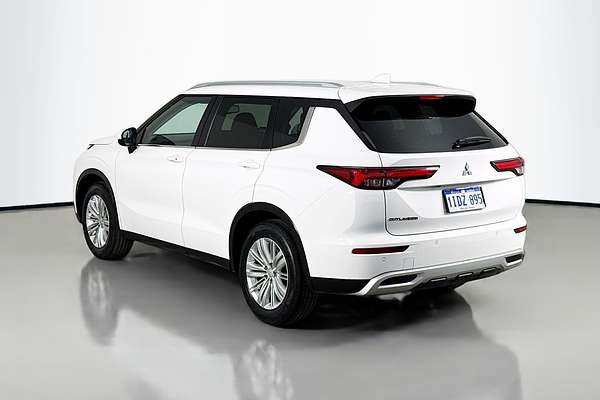 2024 Mitsubishi Outlander LS ZM