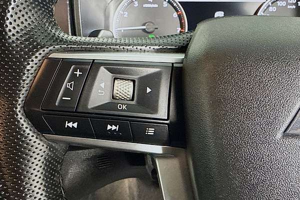 2024 Mitsubishi Outlander LS ZM