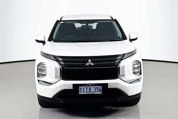 2024 Mitsubishi Outlander ES ZM