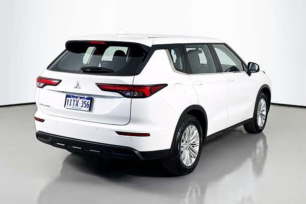 2024 Mitsubishi Outlander ES ZM