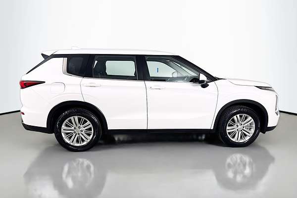 2024 Mitsubishi Outlander ES ZM