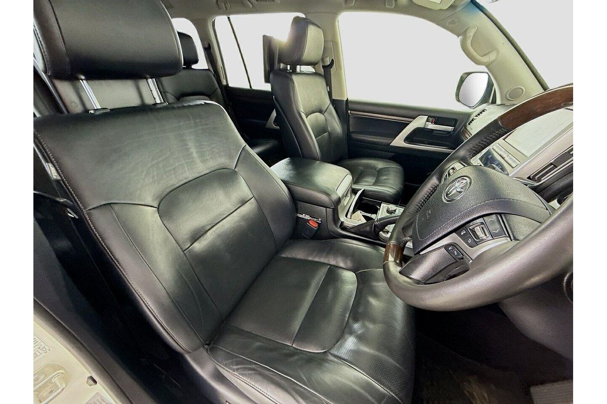 2018 Toyota Landcruiser Sahara VDJ200R