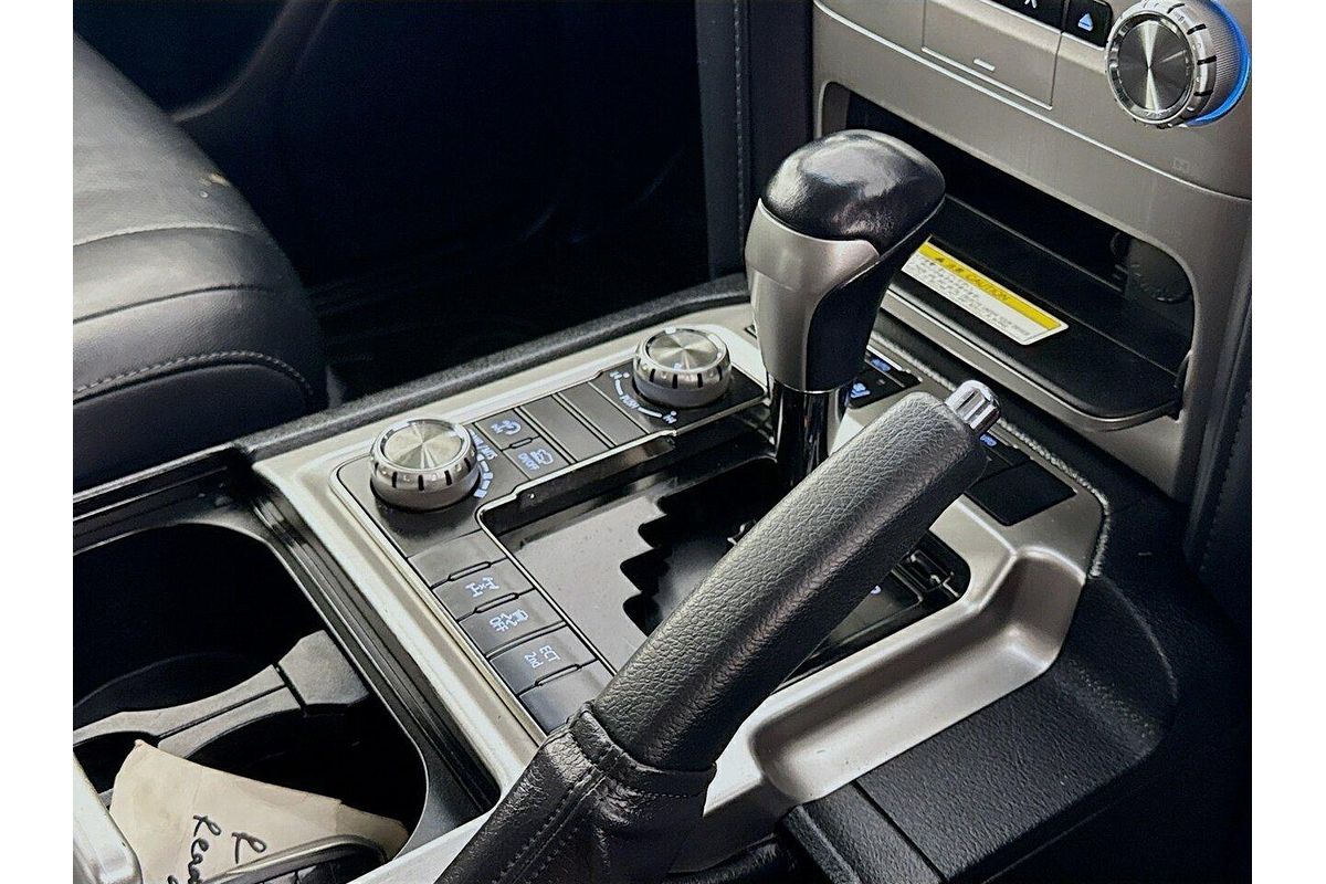 2018 Toyota Landcruiser Sahara VDJ200R