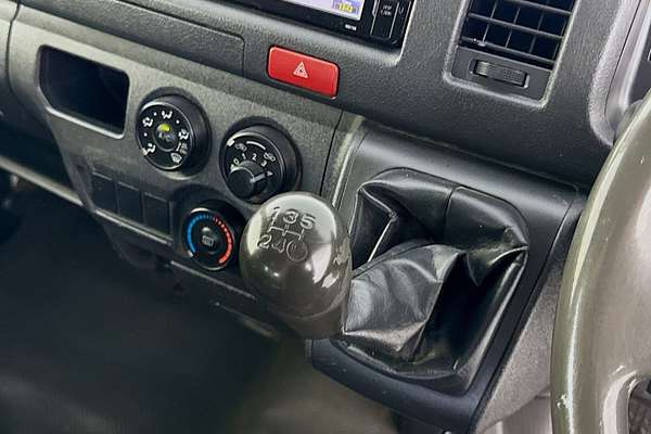 2018 Toyota Hiace TRH201R LWB