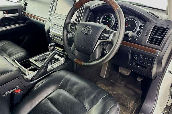 2018 Toyota Landcruiser Sahara VDJ200R