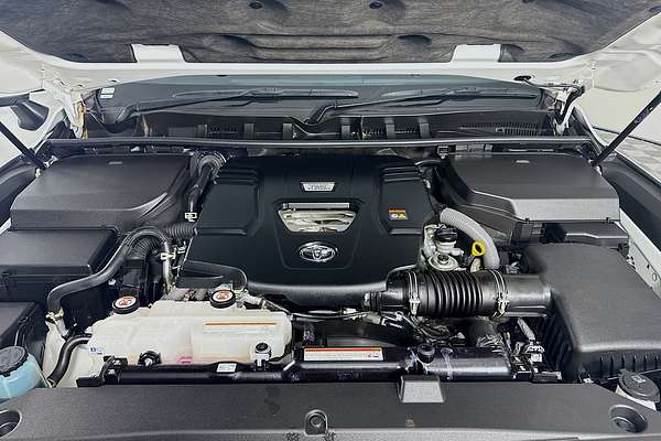 2024 Toyota Landcruiser GXL FJA300R