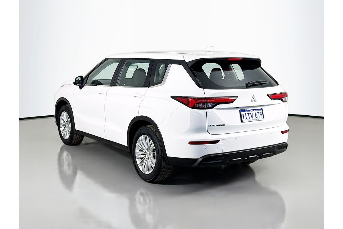 2024 Mitsubishi Outlander ES ZM