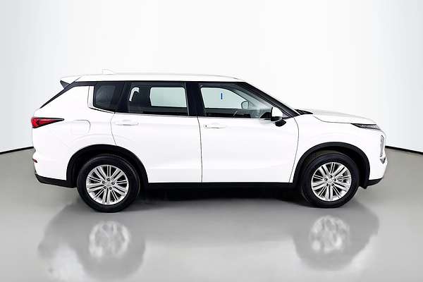 2024 Mitsubishi Outlander ES ZM