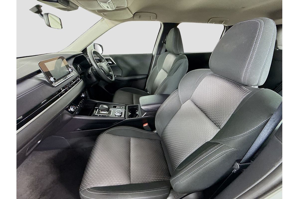 2024 Mitsubishi Outlander ES ZM