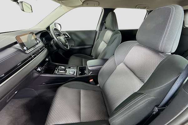 2024 Mitsubishi Outlander ES ZM