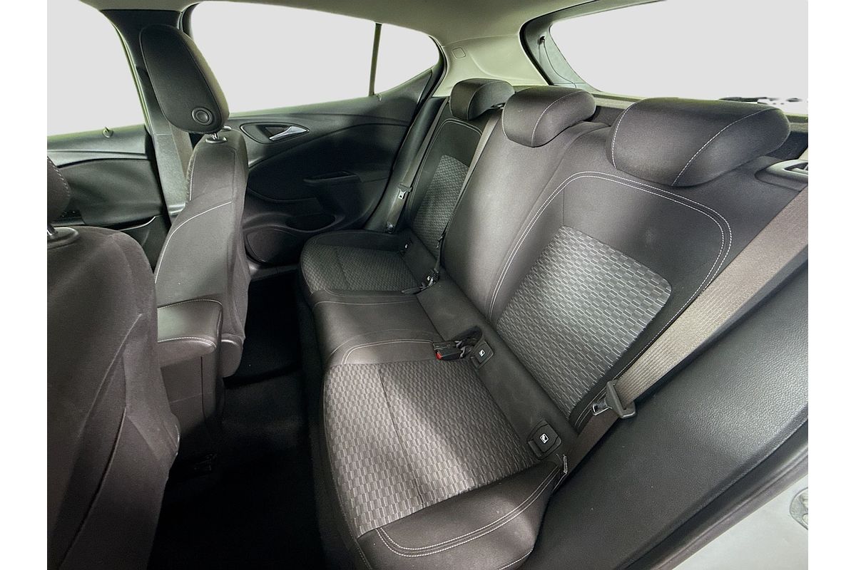 2017 Holden Astra R BK