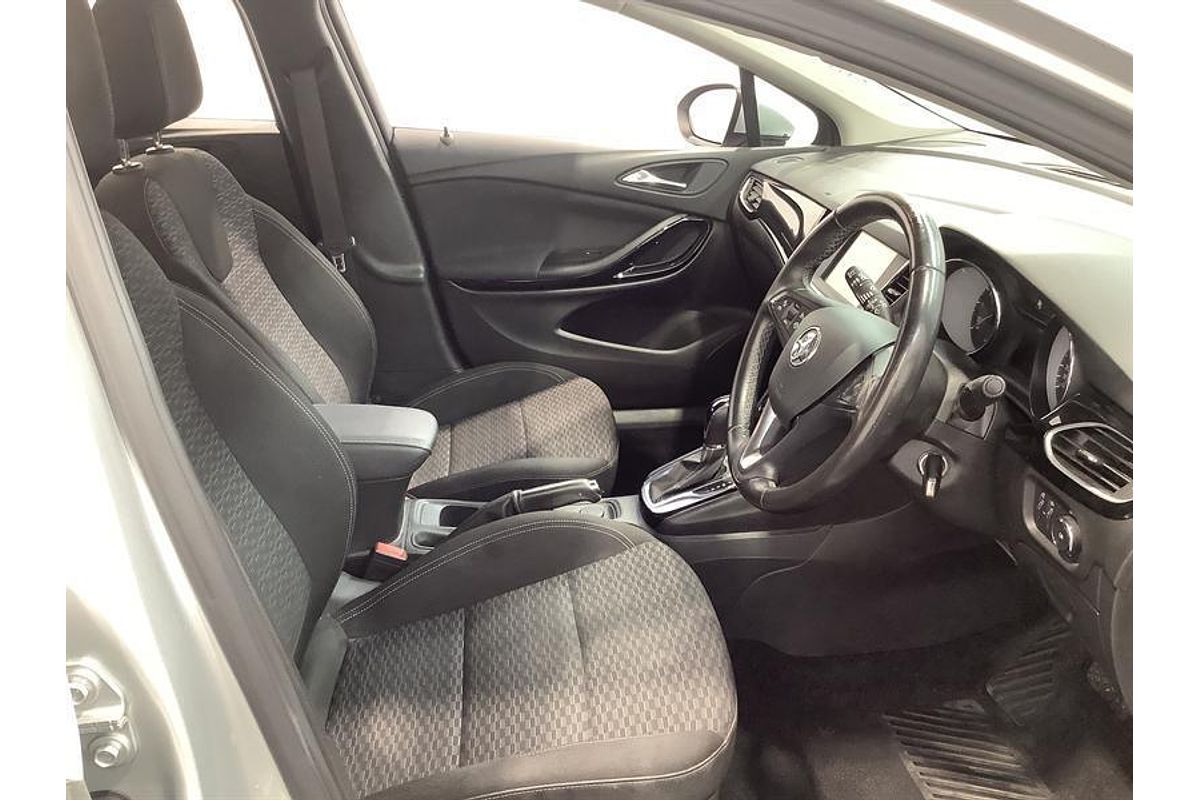 2018 Holden Astra R+ BK