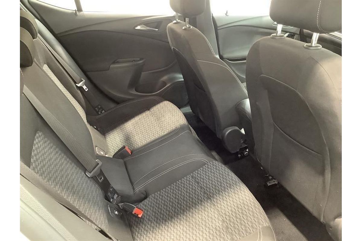 2018 Holden Astra R+ BK