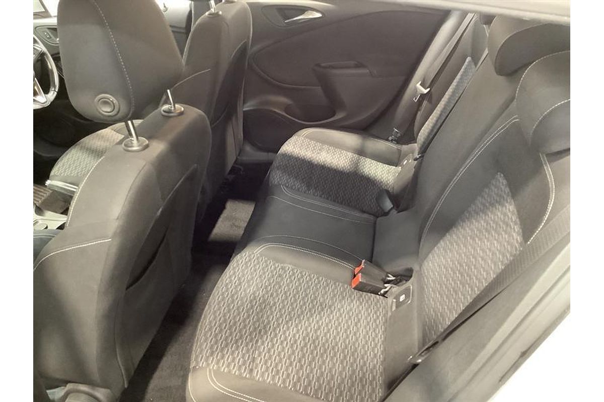 2018 Holden Astra R+ BK