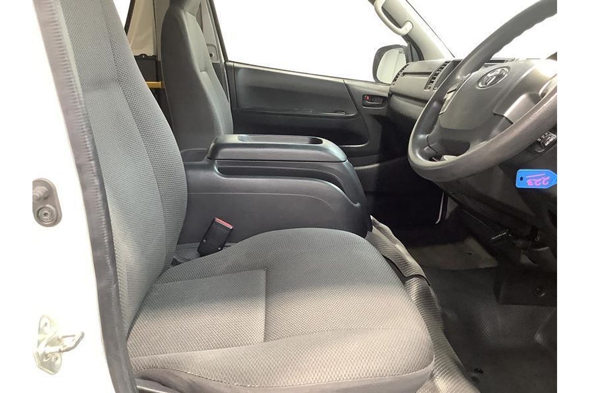 2015 Toyota Hiace Commuter TRH223R ELWB High Roof