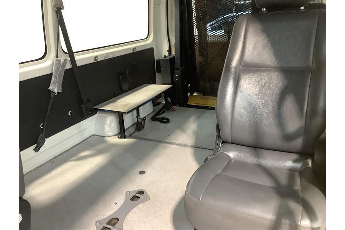 2015 Toyota Hiace Commuter TRH223R ELWB High Roof