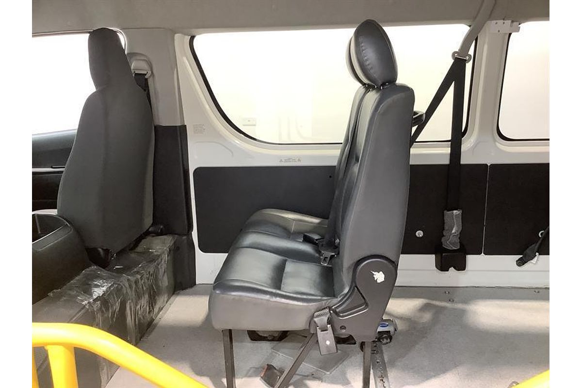 2015 Toyota Hiace Commuter TRH223R ELWB High Roof