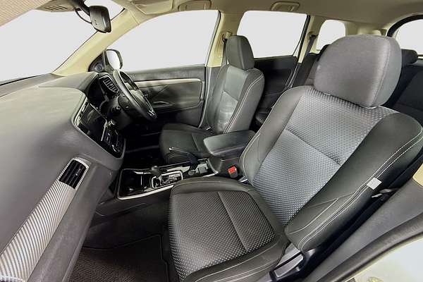 2017 Mitsubishi Outlander LS Safety Pack ZK