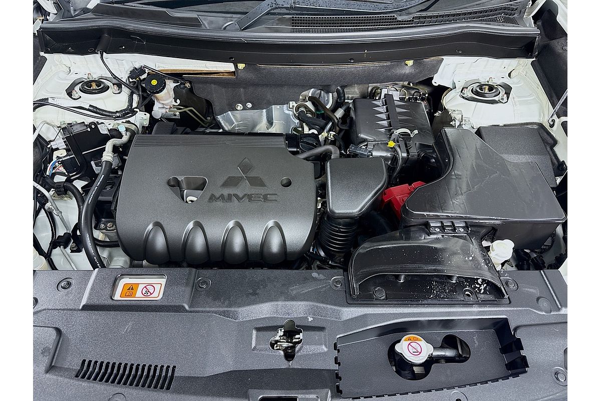 2017 Mitsubishi Outlander LS Safety Pack ZK