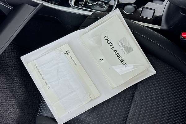 2017 Mitsubishi Outlander LS Safety Pack ZK