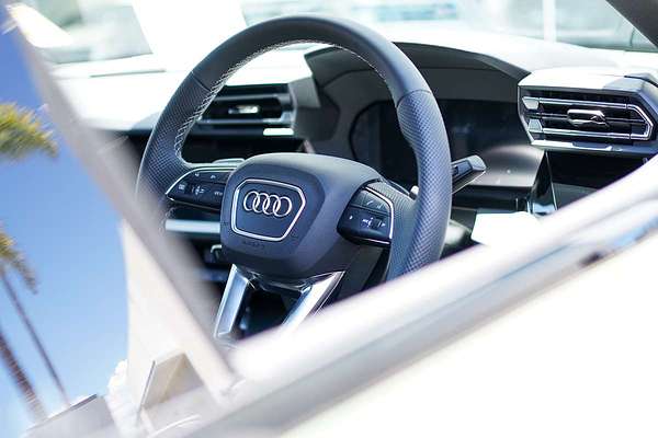 2025 Audi A3 35 TFSI S line GY