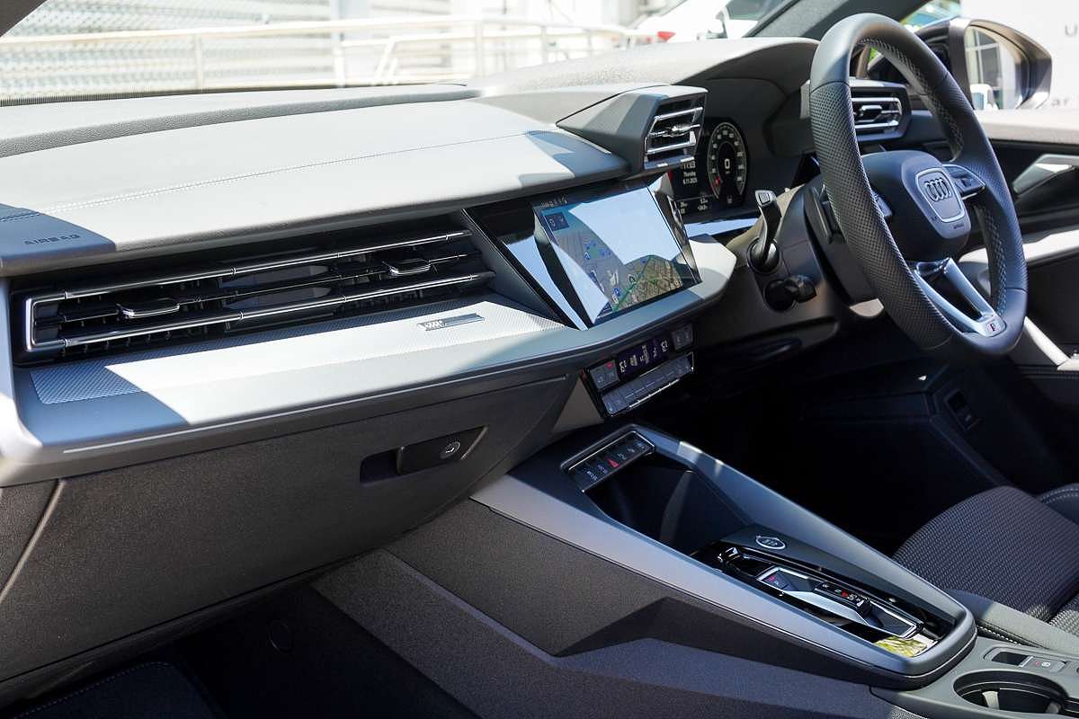 2024 Audi A3 35 TFSI S line GY