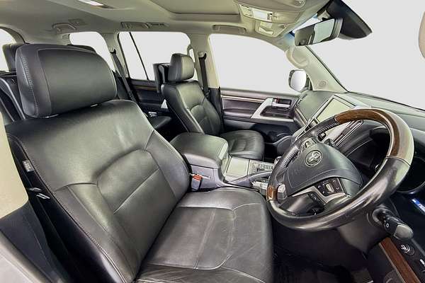 2019 Toyota Landcruiser Sahara VDJ200R