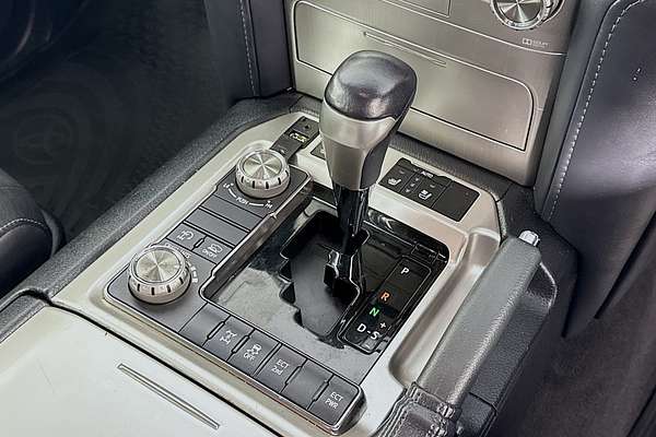 2019 Toyota Landcruiser Sahara VDJ200R