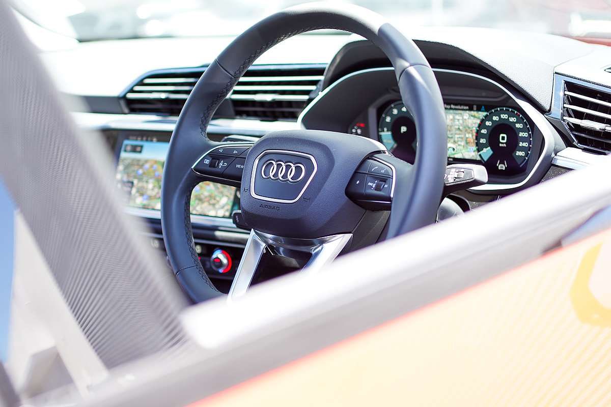 2025 Audi Q3 35 TFSI S line edition F3