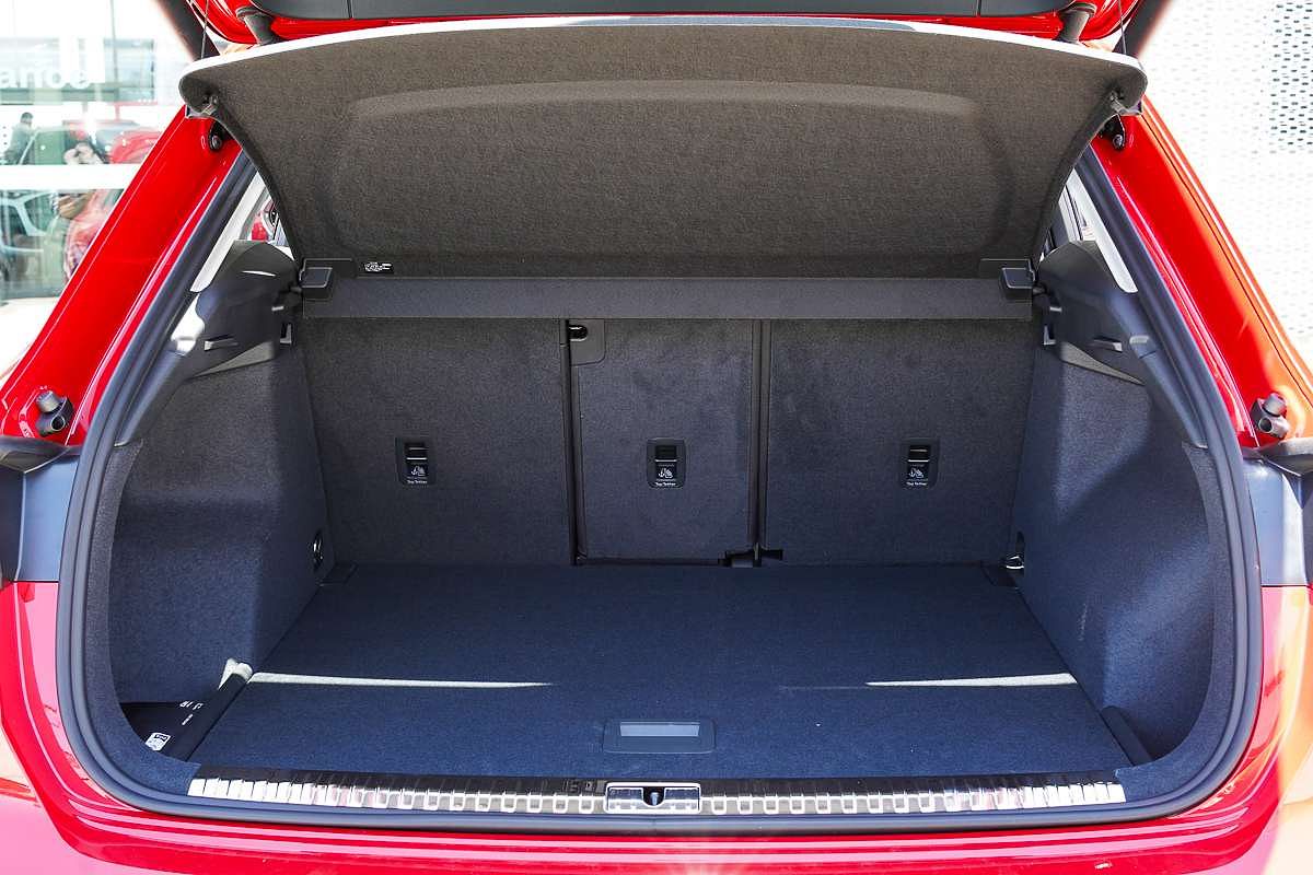 2025 Audi Q3 35 TFSI S line edition F3